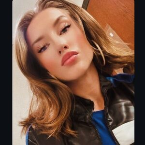 Meet your Posher, MONA! 💖